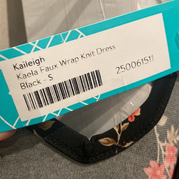 Kaileigh -wrap knit dress/ black - Picture 5 of 5